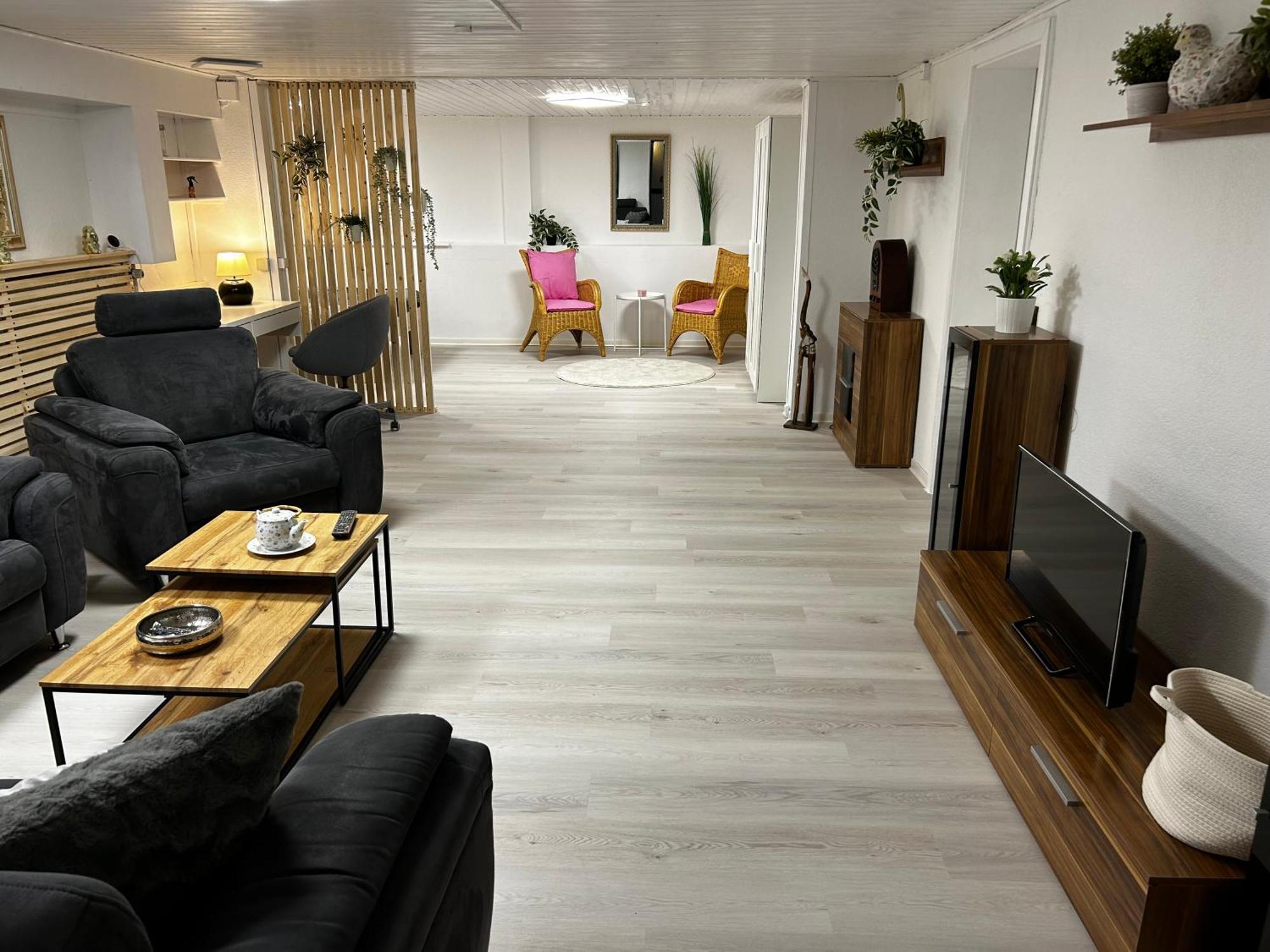 Guidos Place Souterrain Apartment Weissenthurm Dış mekan fotoğraf